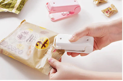 Portable Mini Heat Bag Sealing Machine - Thermal Plastic Food Packaging Sealer for Freshness